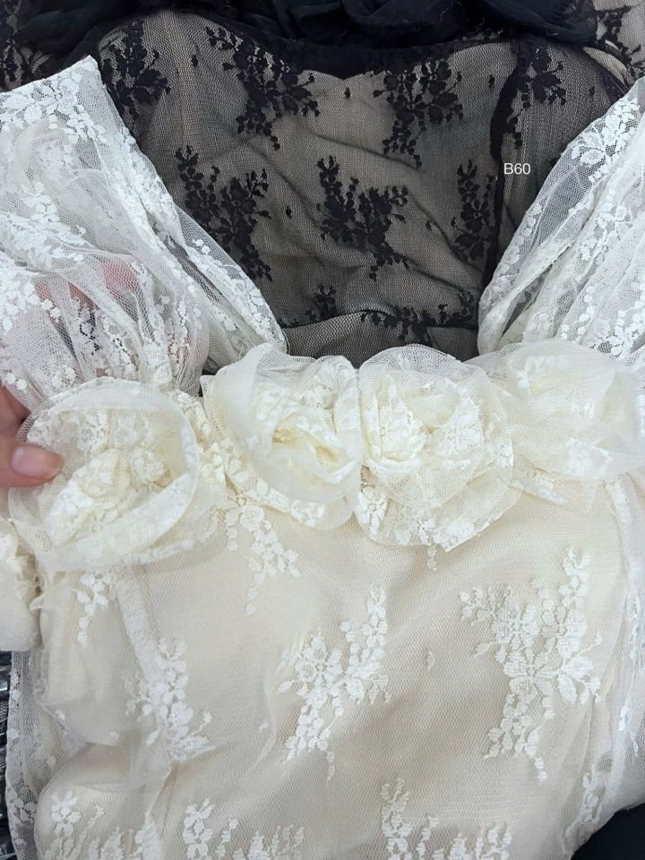 Váy ren dài đính hoa-duoc-ban-tai-MÍA SHOP - THỜI TRANG NỮ