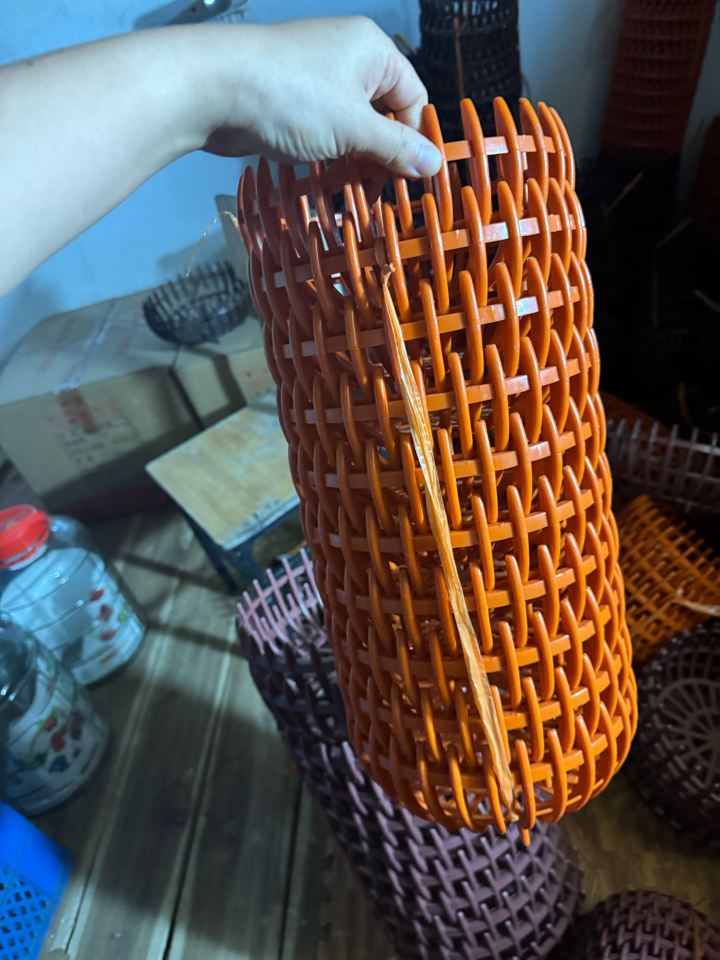 Chậu nhựa bí cam bóng F22-duoc-ban-tai-THƯỞNG LÃM PHONG LAN VIỆT NAM