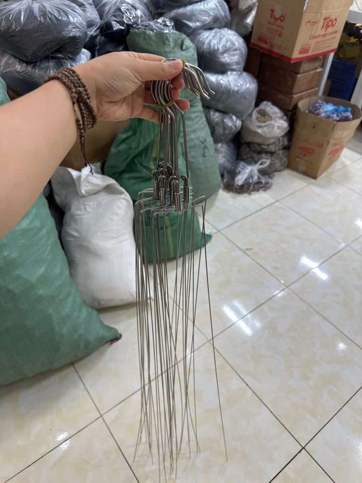 Móc treo 3 chân INOX 1.2m-duoc-ban-tai-THƯỞNG LÃM PHONG LAN VIỆT NAM