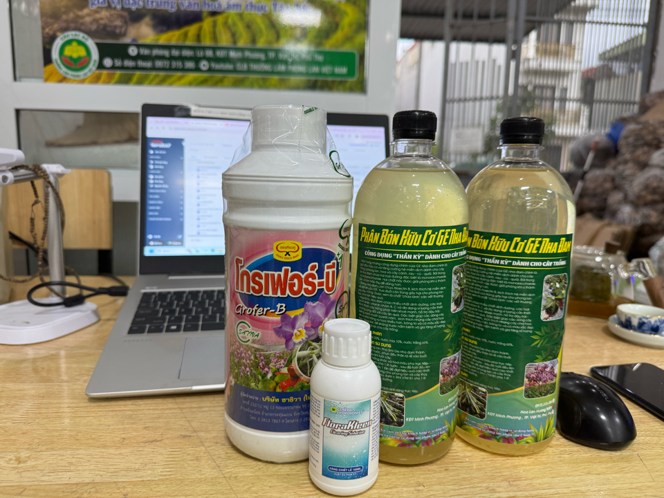 Combo phục hồi trẻ hoá bộ rễ dành cho Cây Hoa Lan: 01 chai FloraKleen 100ml + 02 chai Phân bón hữu cơ (GE) Nha đam 01 lít + 01 chai B1 Grofer Thái Lan 1 Lít-duoc-ban-tai-THƯỞNG LÃM PHONG LAN VIỆT NAM