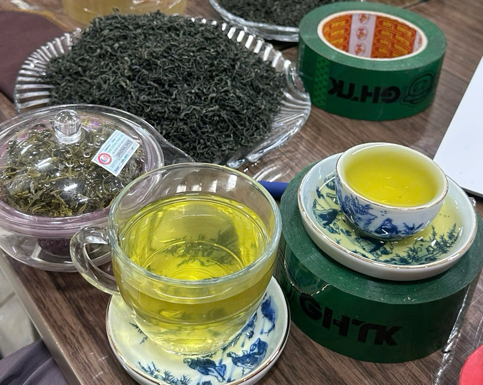 Trà Tôm nõn đặc biệt - gói 100g -duoc-ban-tai-THƯỞNG LÃM PHONG LAN VIỆT NAM