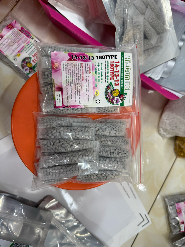 Phân tan chậm thông minh 14-13-13 TE+ Nhật Bản (Túi đóng sẵn 20 bịch)-duoc-ban-tai-THƯỞNG LÃM PHONG LAN VIỆT NAM