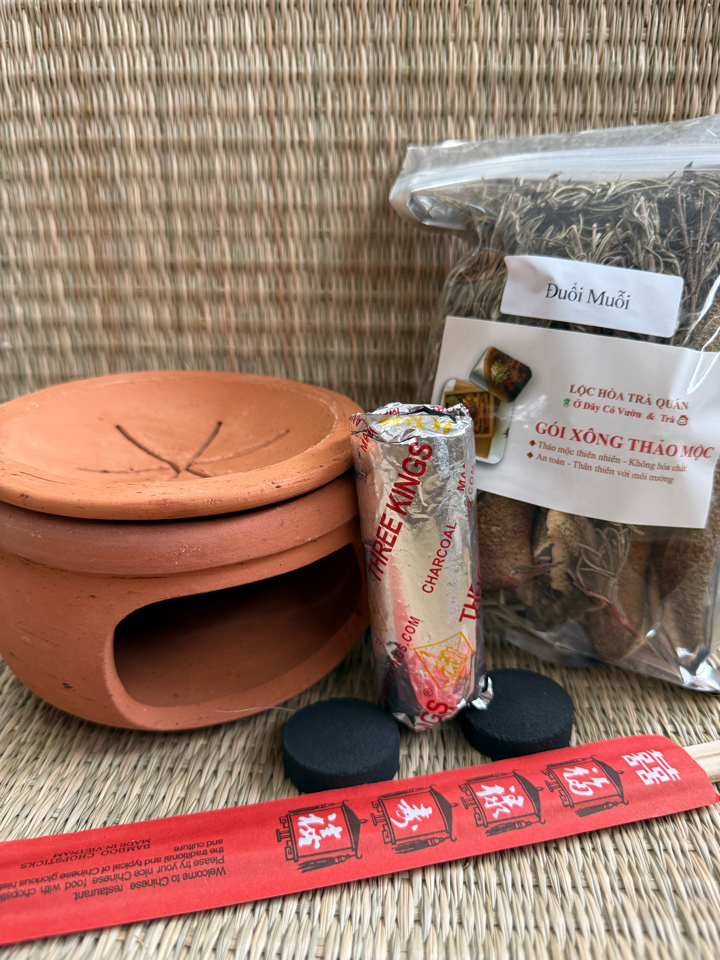 Combo Ưu Đãi 105k ( 1 bếp size 12-13cm + 1 gói xông thảo mộc + 10 viên nến + tặng kèm 1 gói mini dùng thử )-duoc-ban-tai-Lộc Hòa Trà Quán