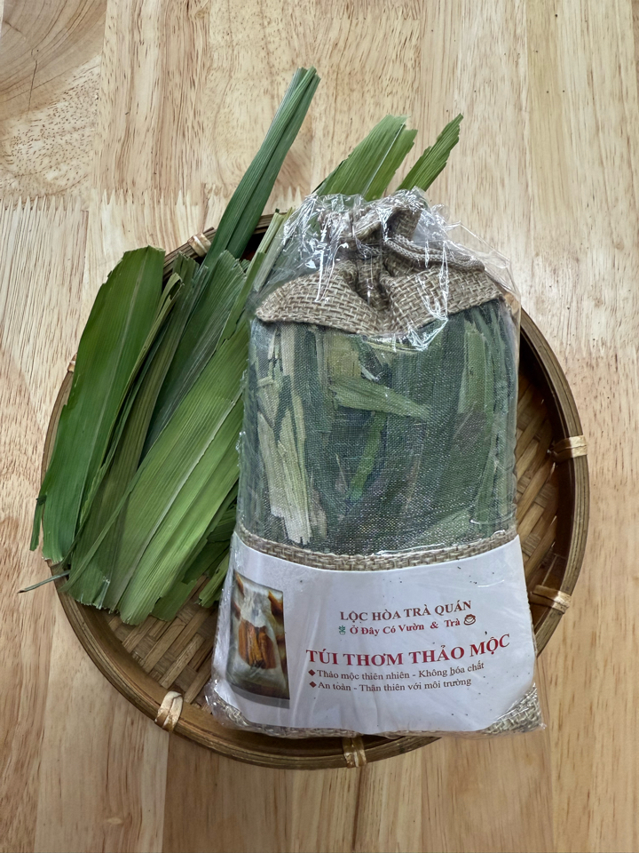 Túi Thơm Lá Dứa-duoc-ban-tai-Lộc Hòa Trà Quán