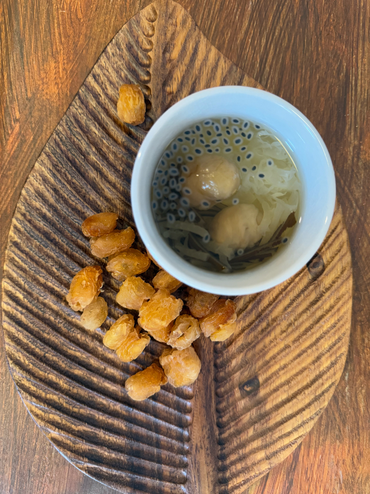 Chè Vân Nhãn-duoc-ban-tai-Lộc Hòa Trà Quán