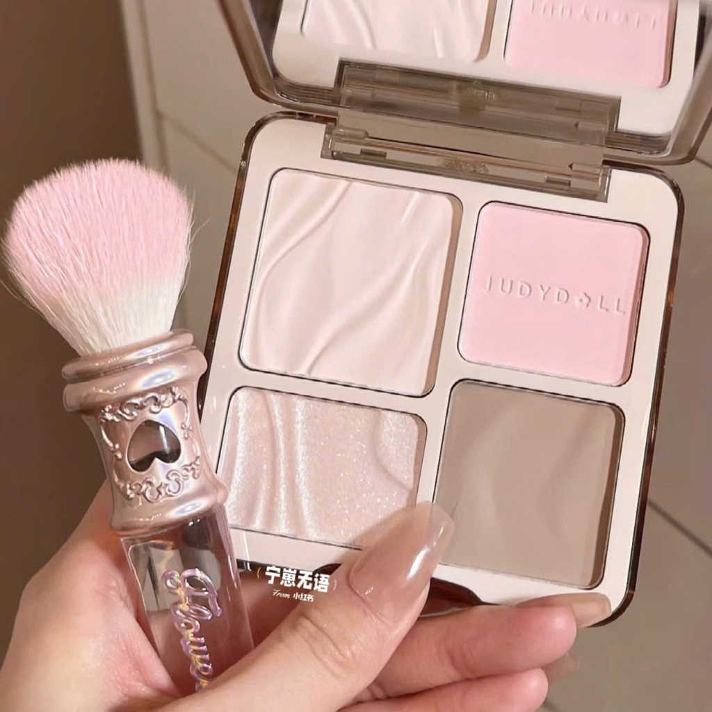 [JUDYDOLL] Bảng phấn tạo khối 4 ô Judydoll kèm bắt sáng-duoc-ban-tai-ENSTORE