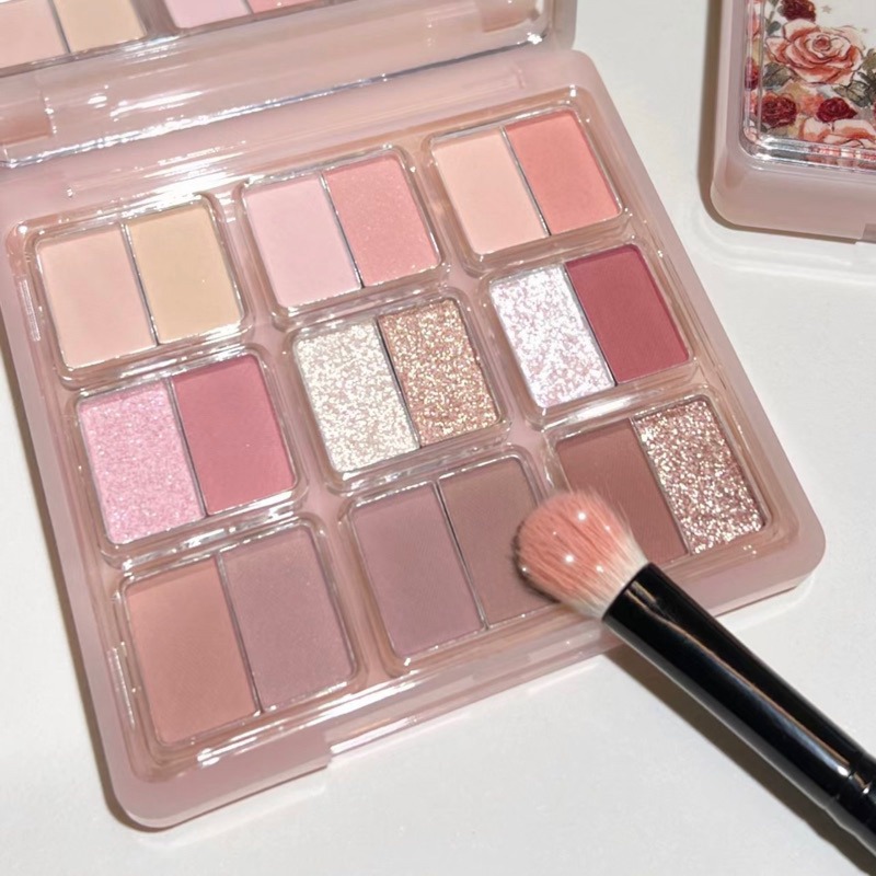 [HOLD LIVE] Bảng phấn mắt 18 ô Hold Live Sweet Garden Bunny HL692-duoc-ban-tai-ENSTORE