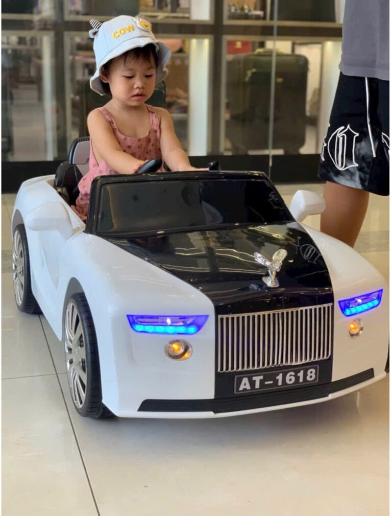 Rolls Royce-duoc-ban-tai-Minshop - Xe điện đồ chơi cho bé