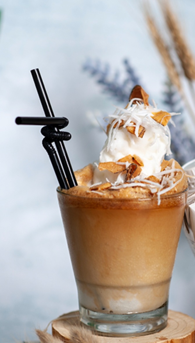 Cà phê cốt dừa-Lu's Bar Coffee