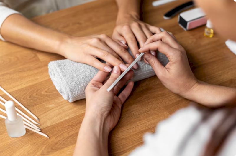 Dịch vụ chăm sóc móng tại nhà