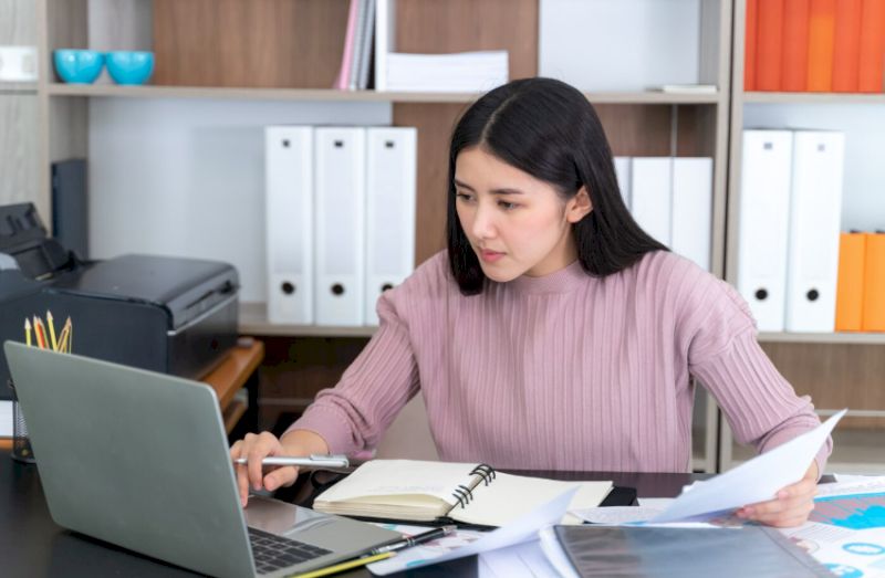 Hộ kinh doanh phải ghi sổ kế toán trung thực, kịp thời và đối chiếu hóa đơn