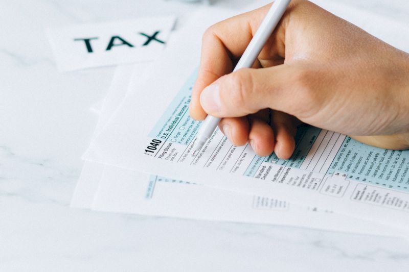 Kê khai theo tháng, theo dõi doanh thu, nộp đúng hạn và lưu chứng từ đầy đủ