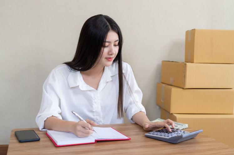 Kế toán cần cập nhật các quy định mới nhất đảm bảo việc ghi sổ chính xác