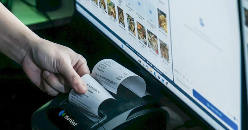 KiotViet thường cần tích hợp thêm giải pháp ngoài cho hóa đơn điện tử và thuế