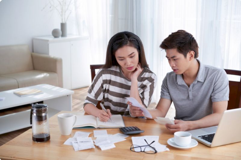 Nộp trễ tờ khai hoặc thuế đều bị phạt và tính tiền chậm nộp