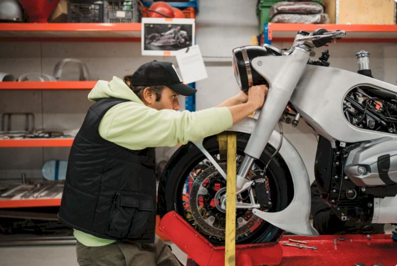 Rửa xe máy, chăm sóc xe