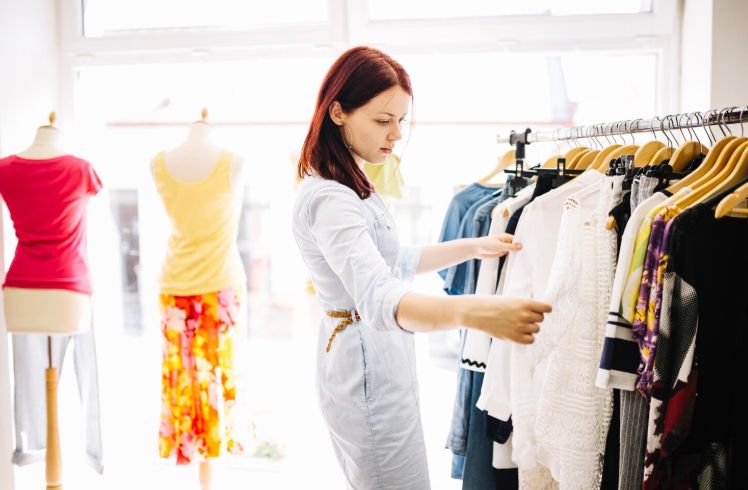 Đăng ký kinh doanh shop quần áo phụ thuộc vào quy mô và vận hành